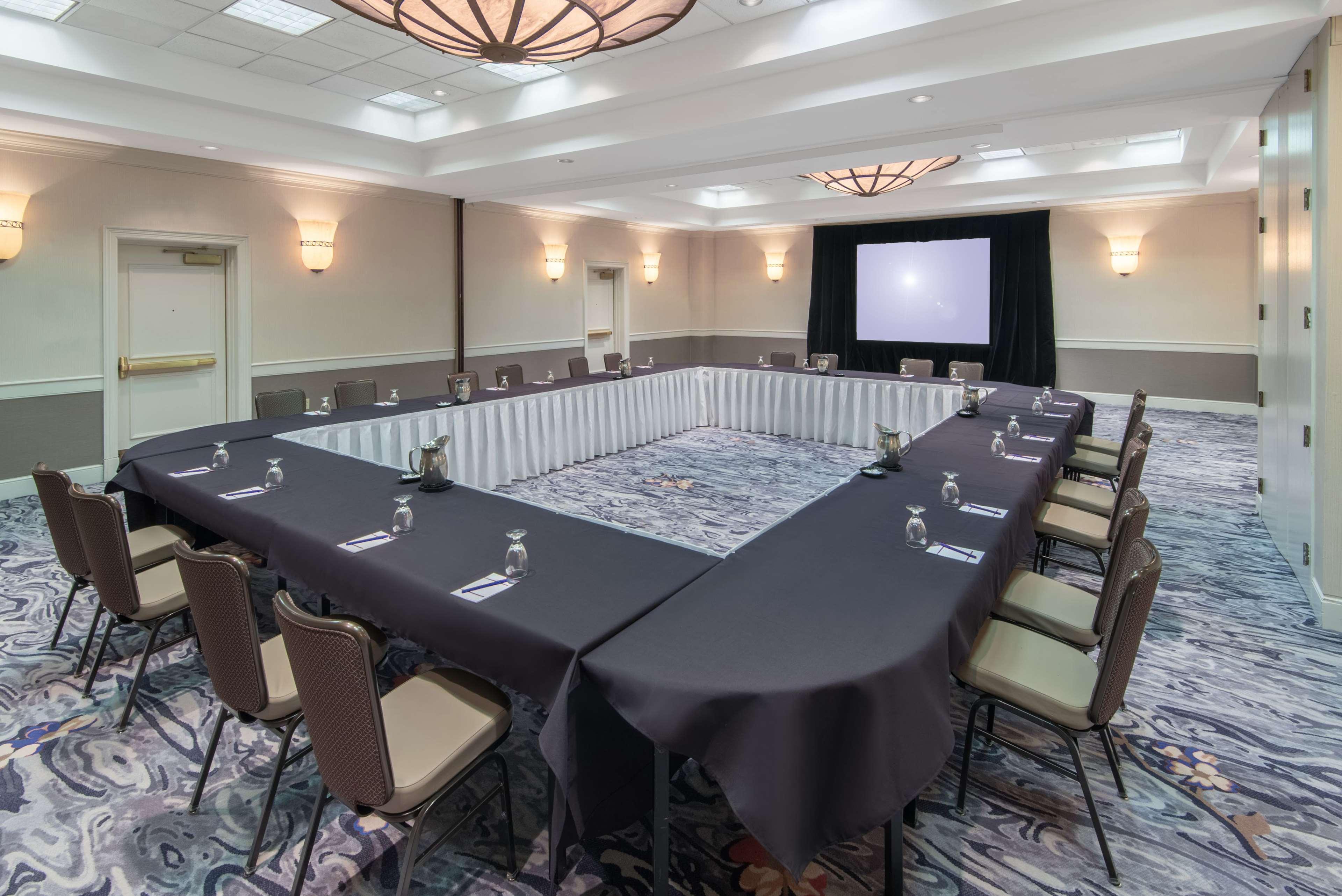Sonesta Executive Park Hotel