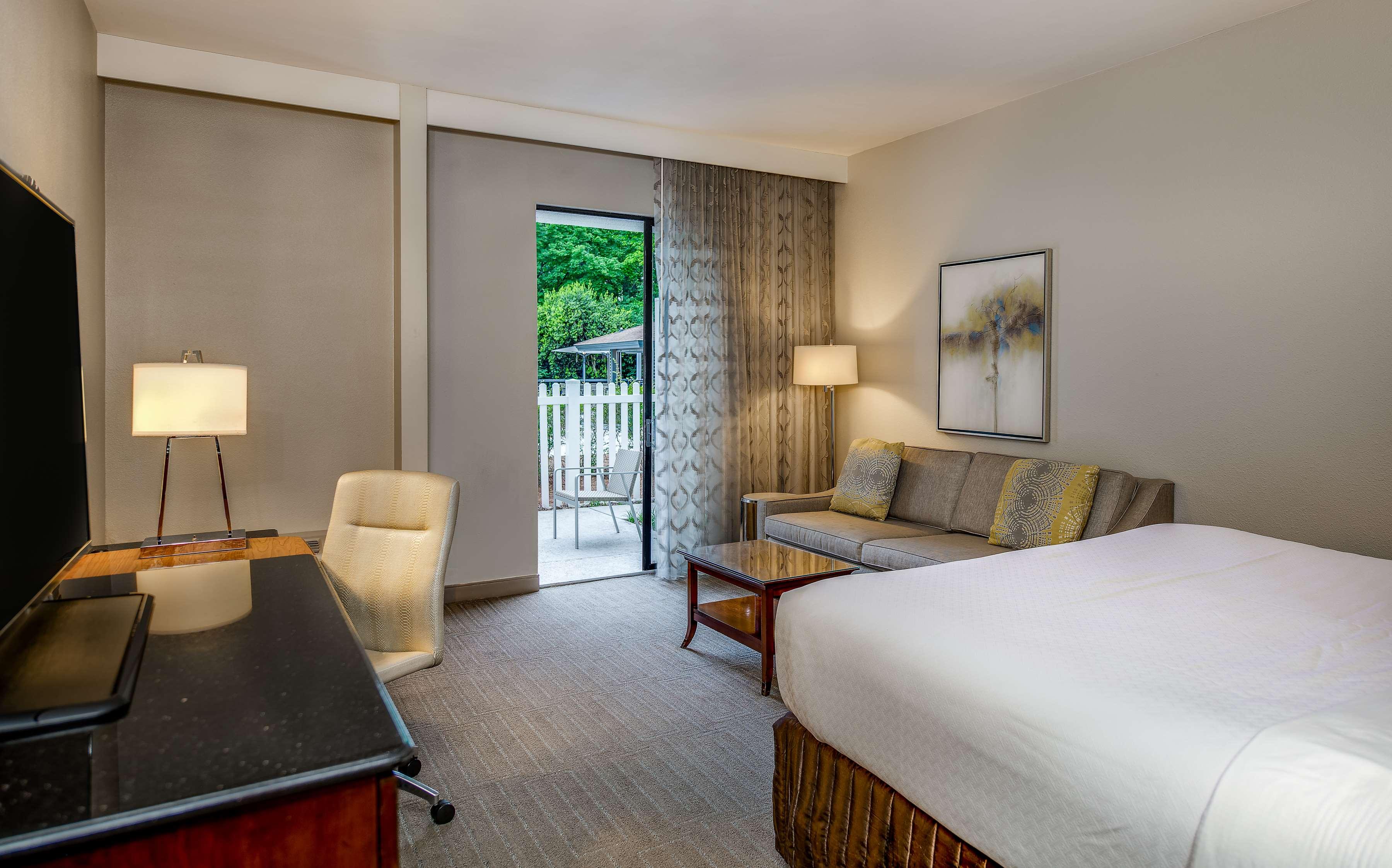 Hotel Sonesta Executive Park