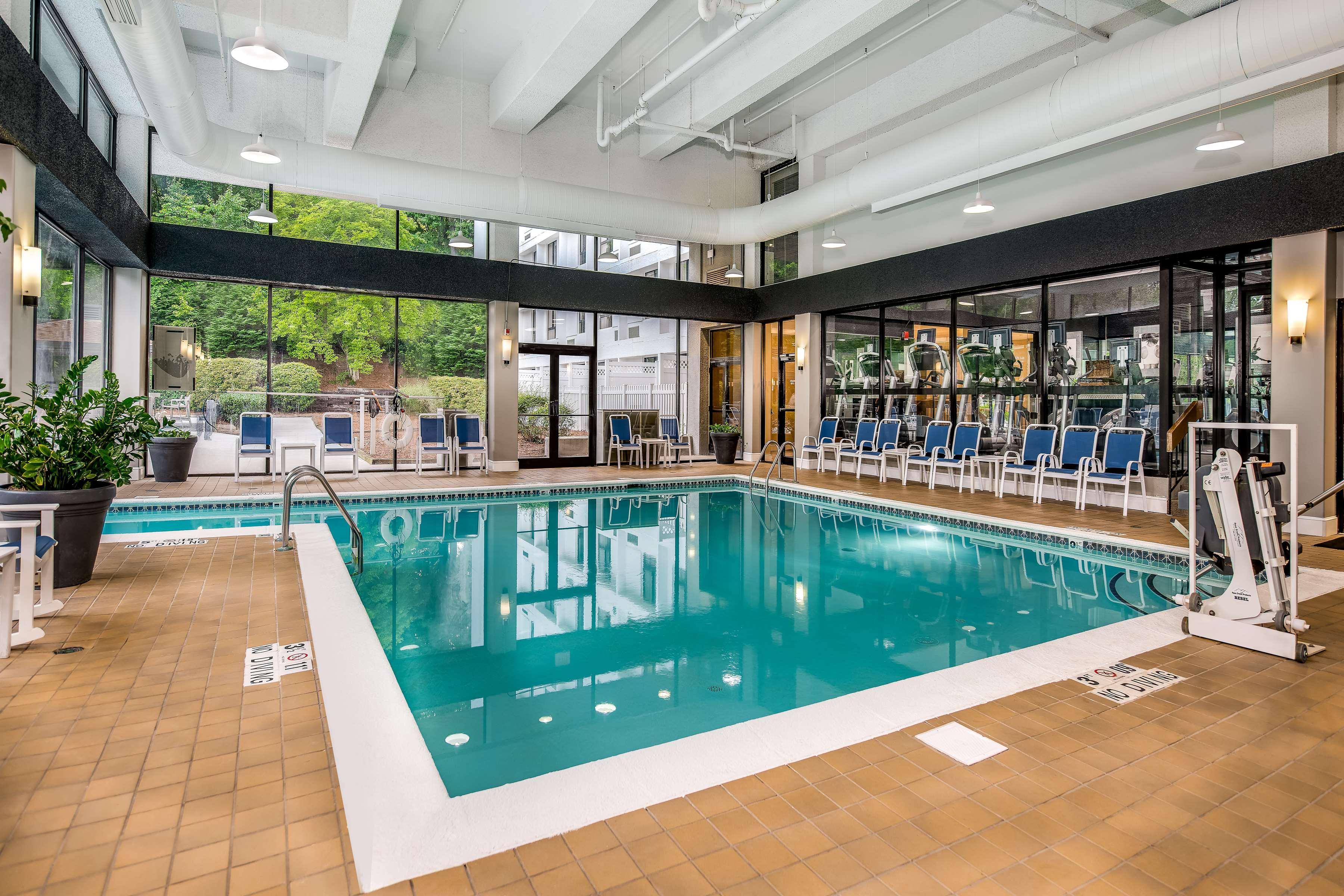 Sonesta Executive Park Hotel 4*