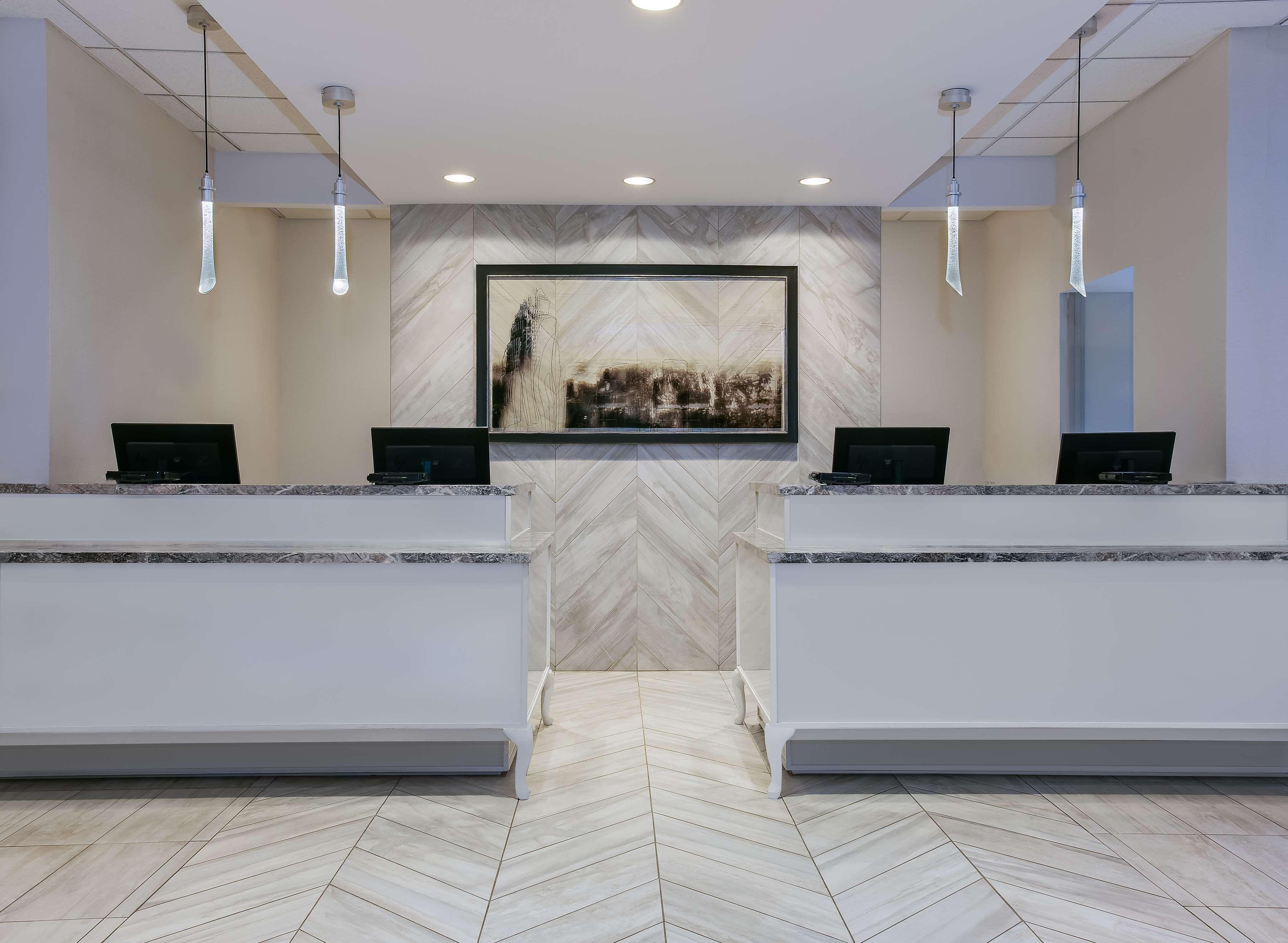 Hotel Sonesta Executive Park