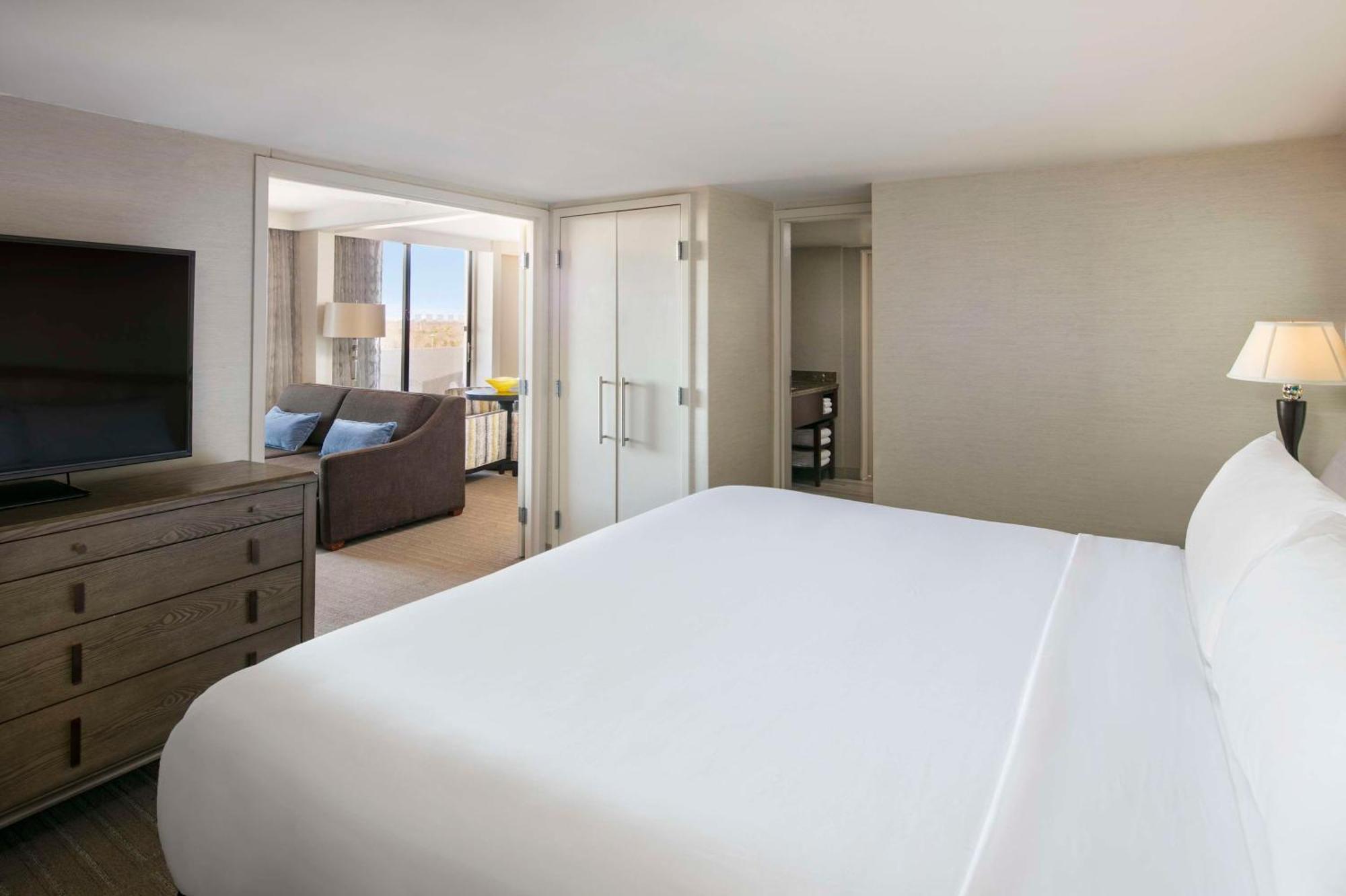 Hotel Sonesta Executive Park