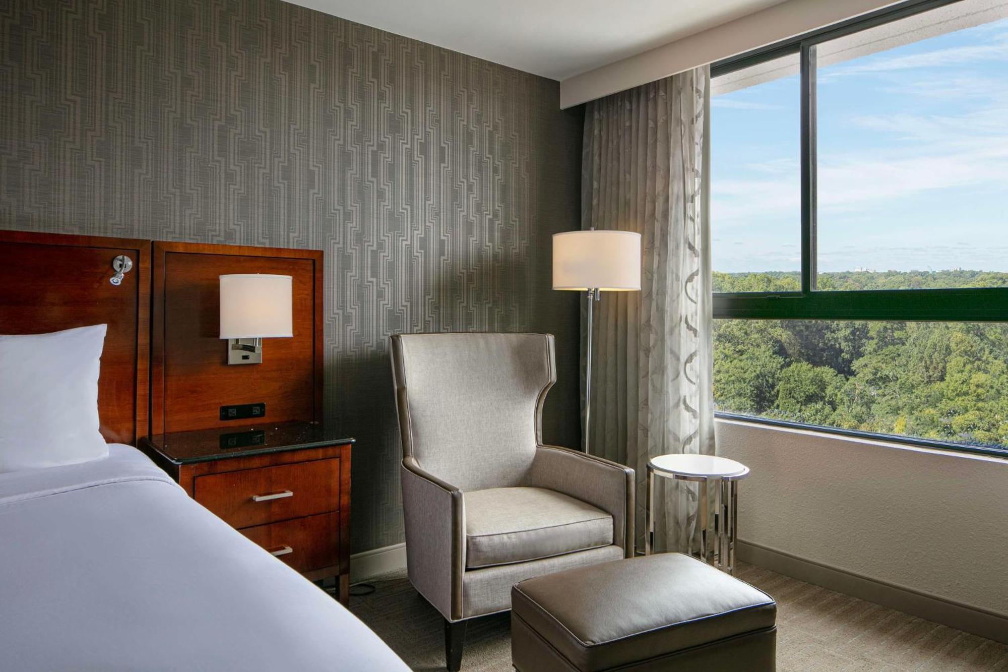 Hotel Sonesta Executive Park