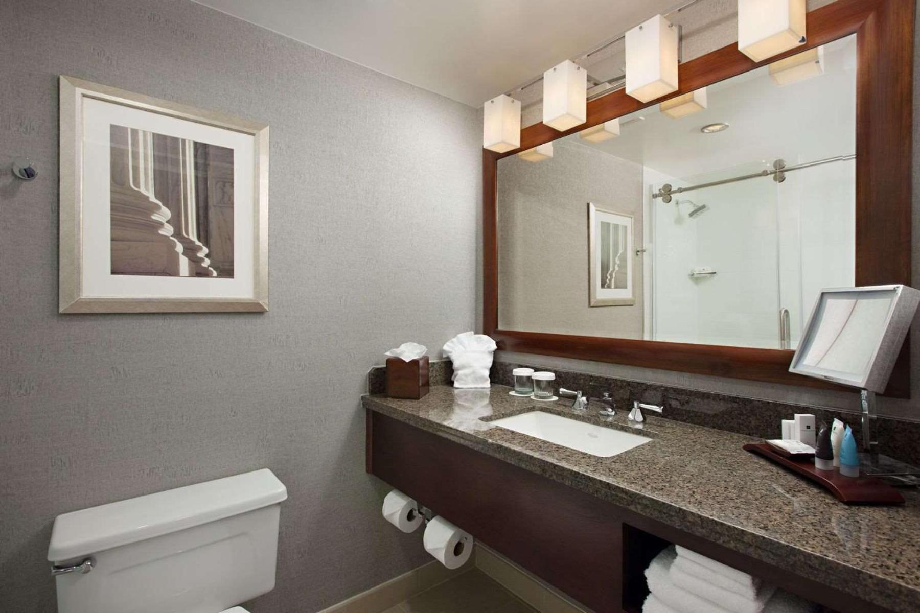 Sonesta Executive Park Hotel 4*